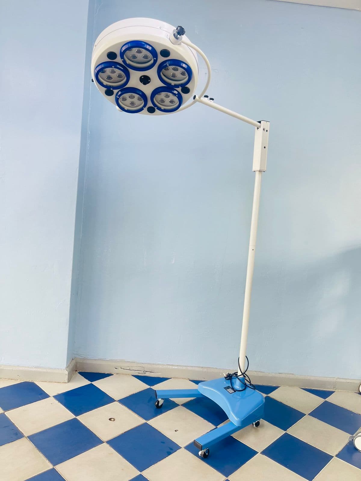 LED Mobile OT Light with Backup Battery