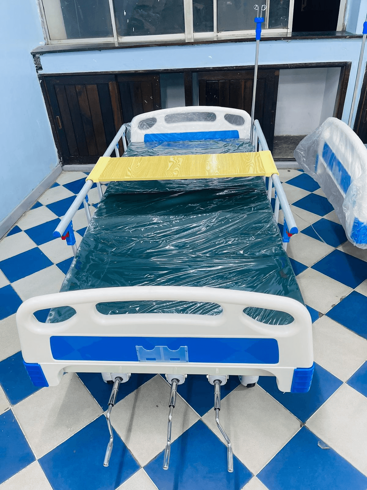 Three-Crank Manual Hospital Bed