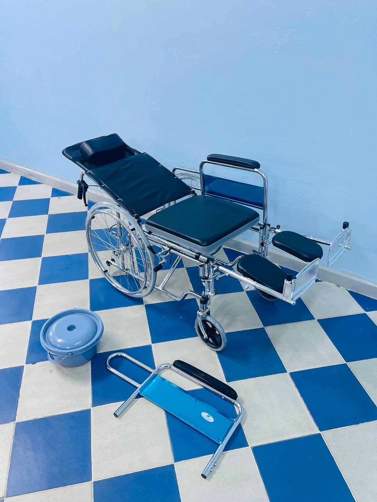 Manual Reclining Wheelchair (Detachable Armrests)