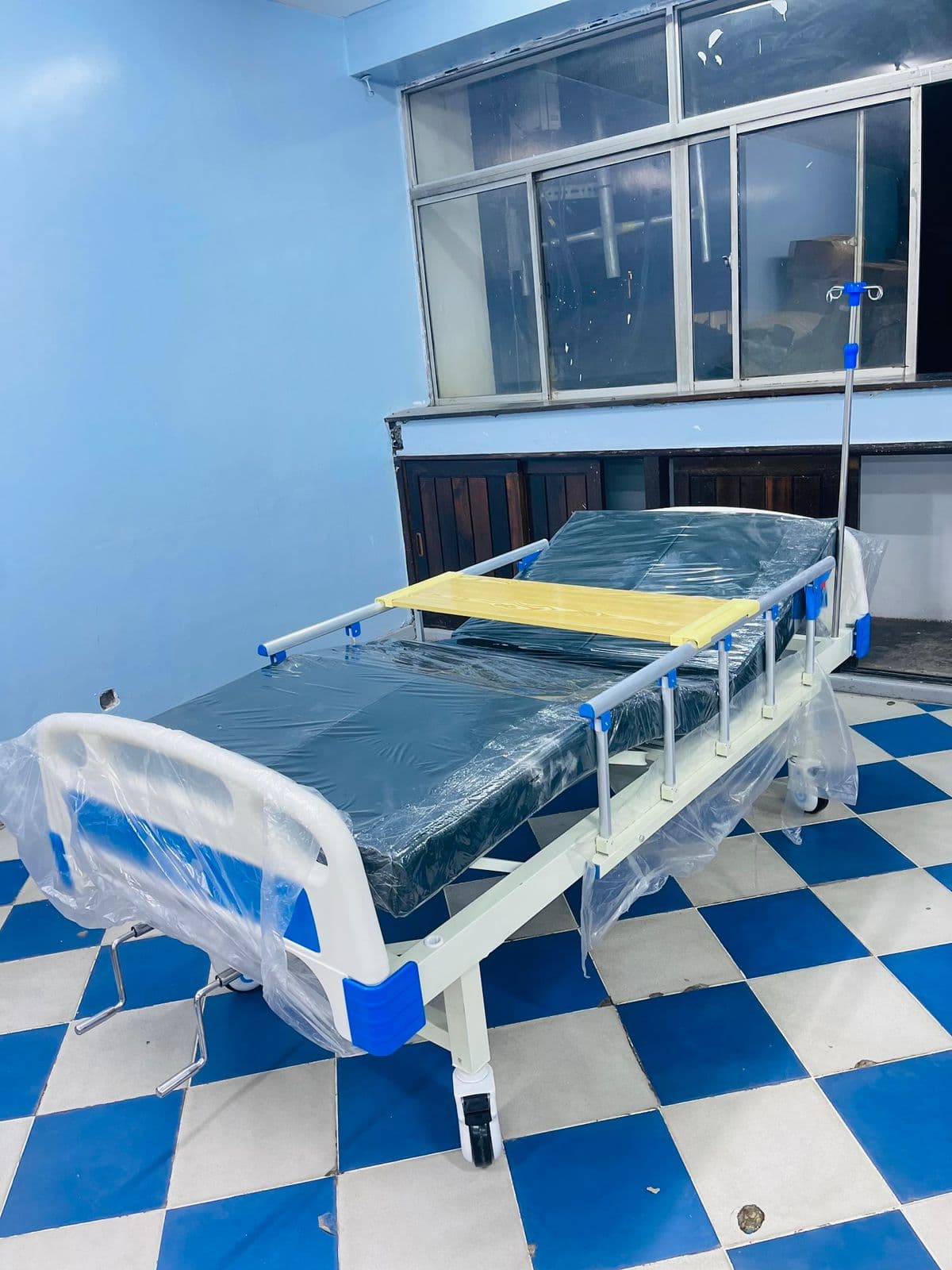 Two-Crank Manual Hospital Bed
