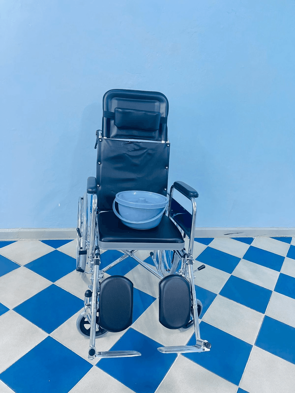 Manual Reclining Wheelchair with Commode