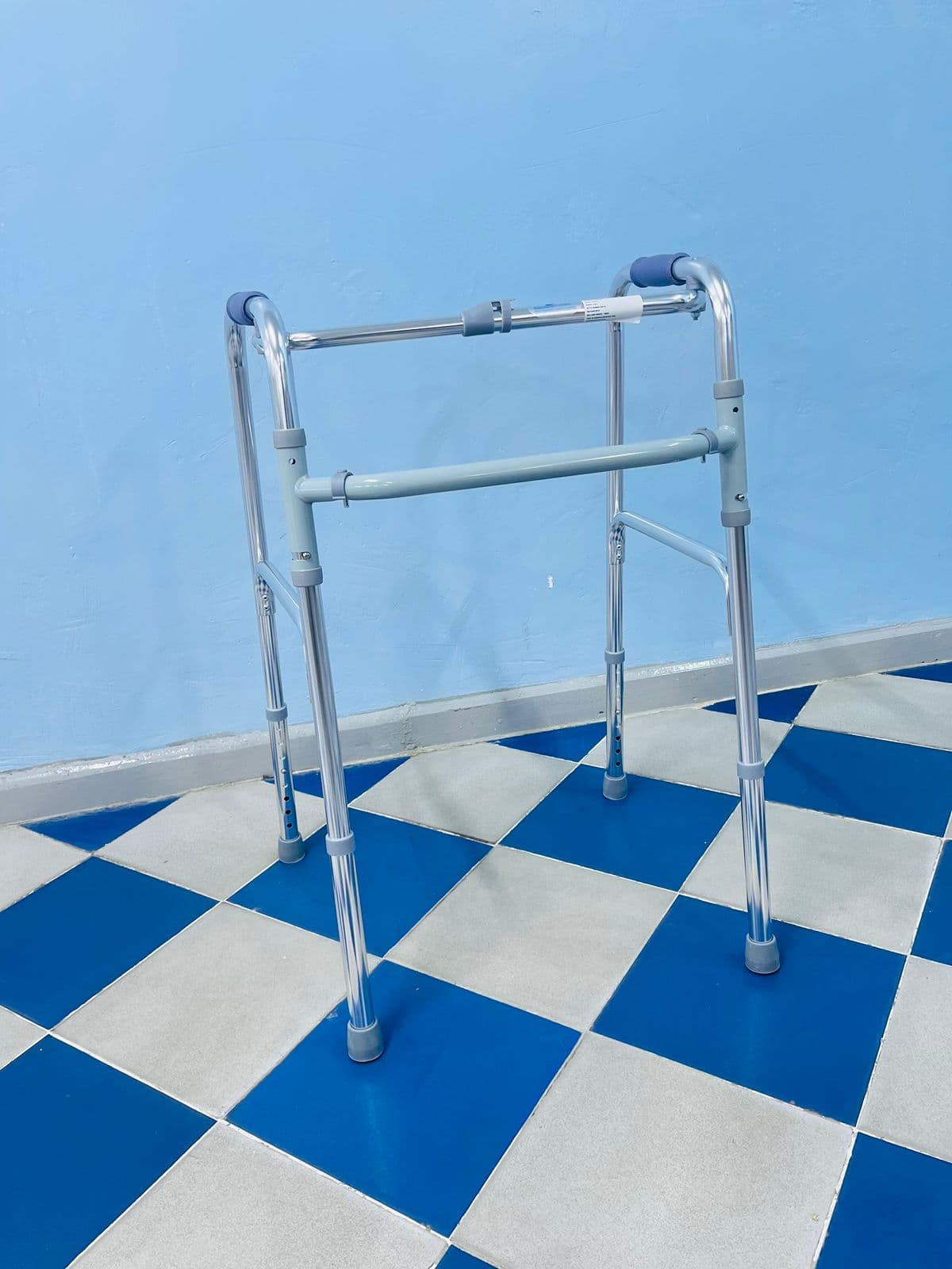 Walking Frame without Wheels